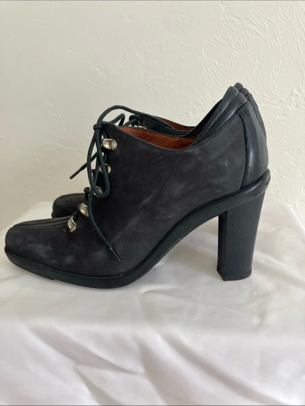 Donald J. Pliner Black Suede Sport Travel Lace-Up Block Heel Oxfords